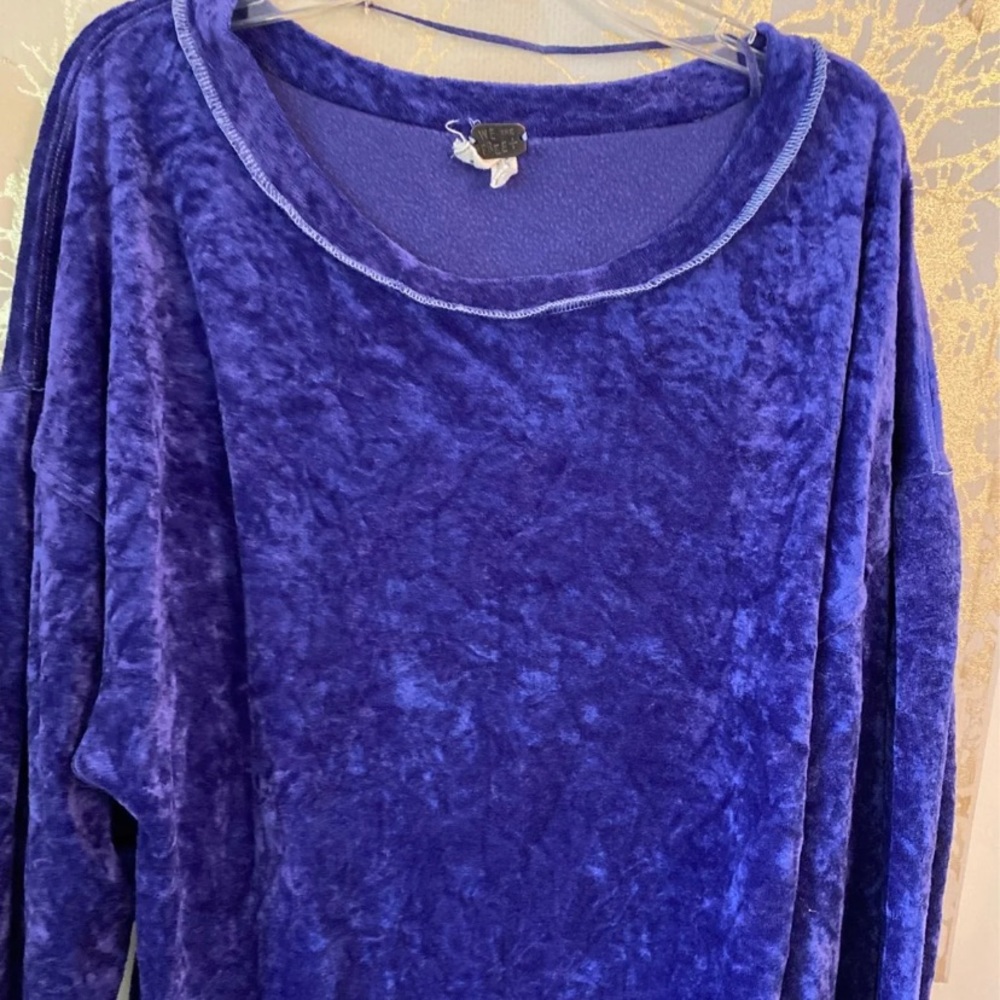 Velvet long sleeve very cute very nice and bright purple color